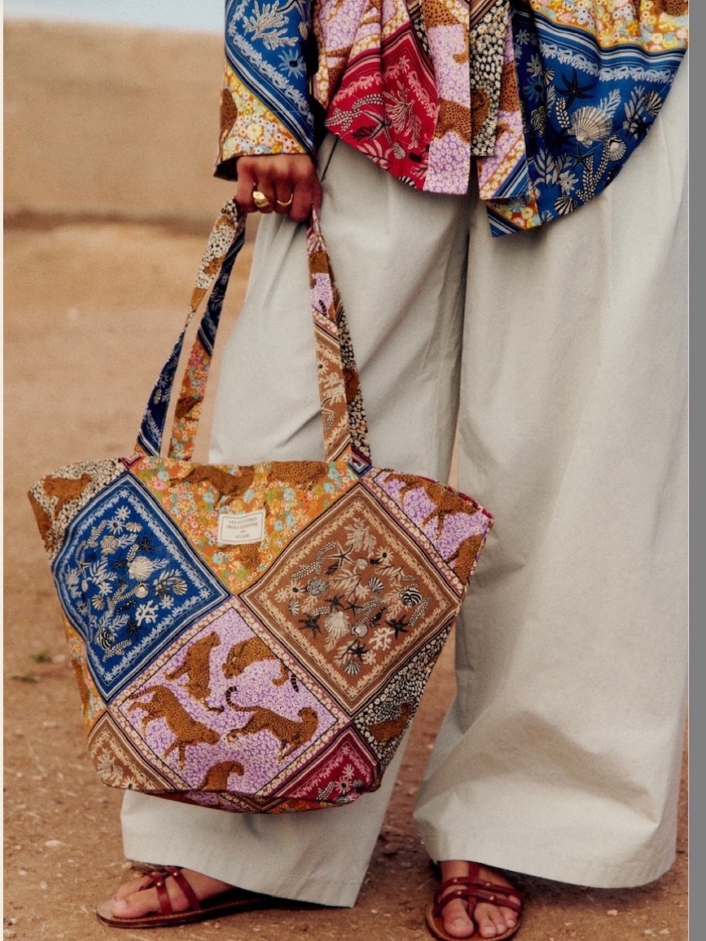 SÉZANE X INOUI EDITIONS TOTE BAG.